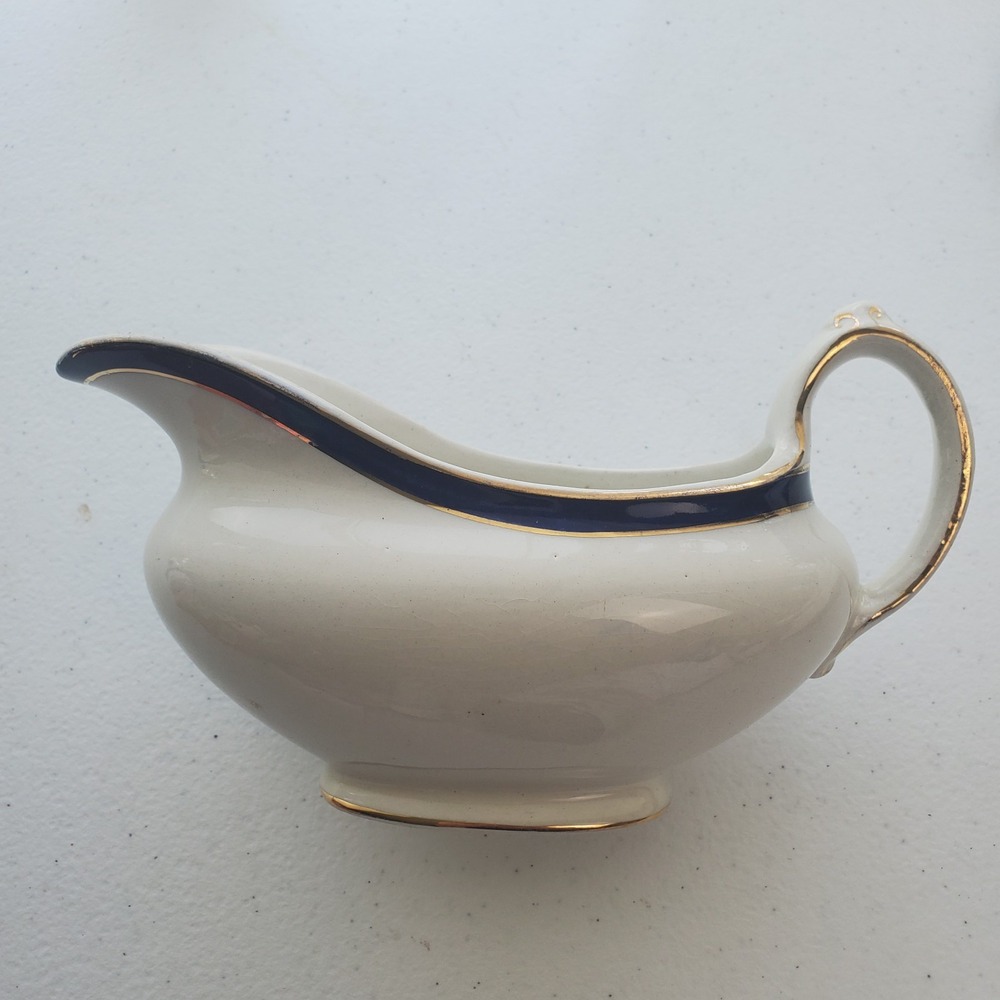 Vintage‎ IMPERIAL PORCELAIN ASEMI medium white sauce boat with blue border